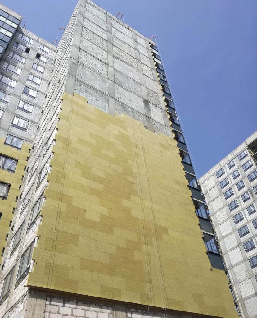 Почему для фасада выбирают каменную вату